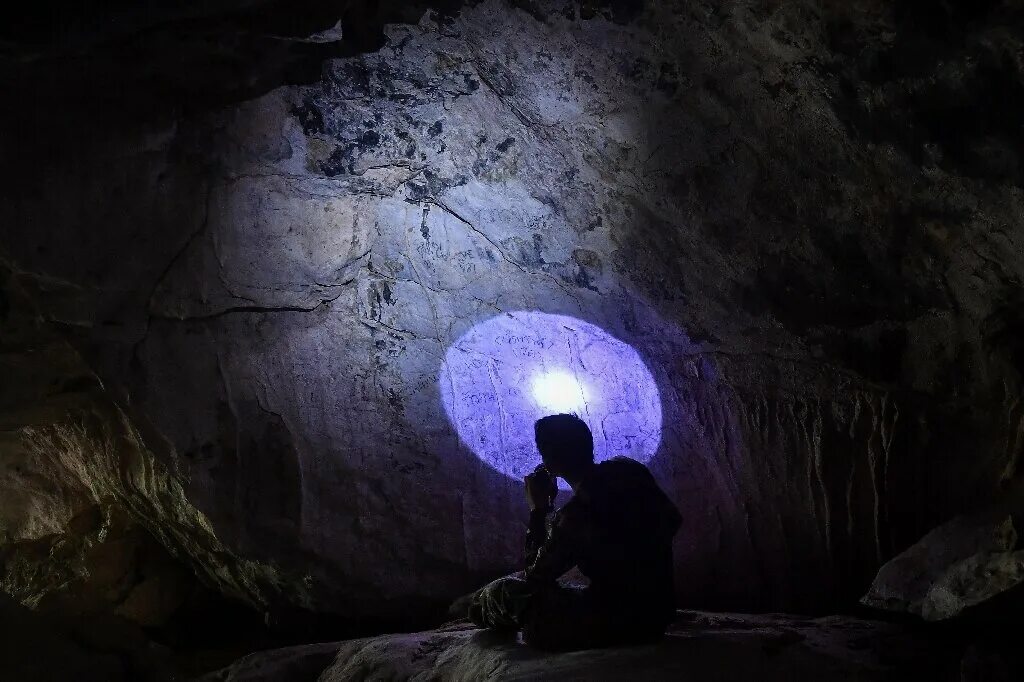 Ancient cave. Пещера викингов. Необычная пещера. Таиланд пещера. Необычные пещеры России.