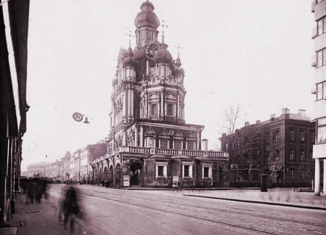 церковь успения божьей матери на покровке. успенская церковь на покровке 1696. успенский собор на покровке в москве 1696-99 гг. тринадцатиглавая успенская церковь на покровке. успенский собор на покровке в москве.