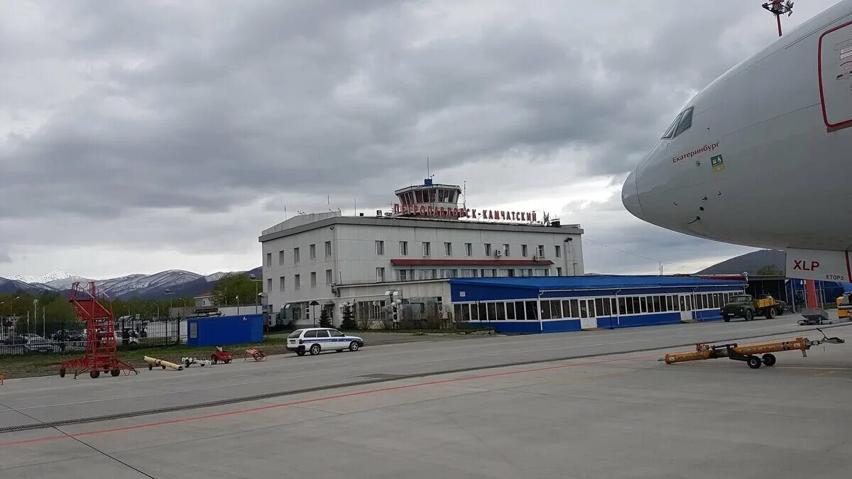 Аэропорт Петропавловск-Камчатский. Крокус Камчатка аэропорт. Аэропорт Петропавловск-Камчатский внешне. Аэропорт Петропавловск Камчатский здание.