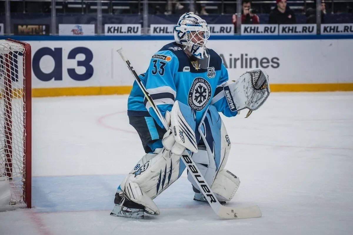 Hc sibir гостевая. Хоккеист сибирь новосибирск. Хк югра хк малоярославец. Форма сибири 2022. Сибирь.