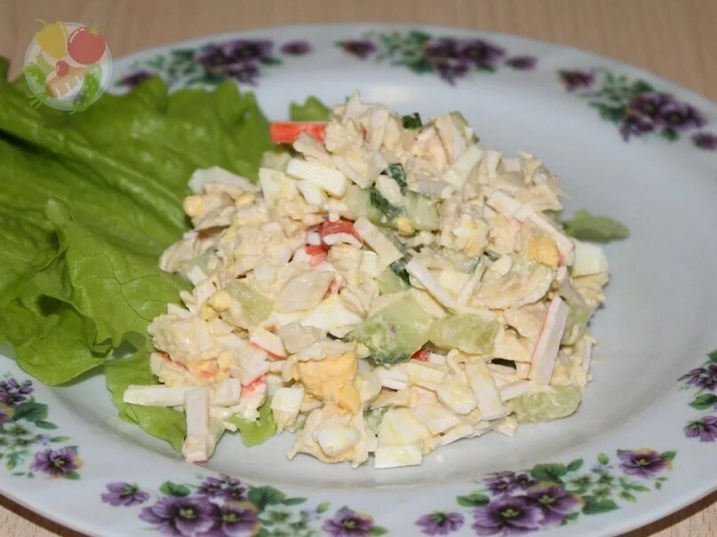 крабовые палочки горошек яйцо огурец. крабовые палочки горошек яйцо огурец. крабовые палочки горошек яйцо огурец. салат с крабовыми палочками и горошком. крабовые палочки горошек яйцо огурец.