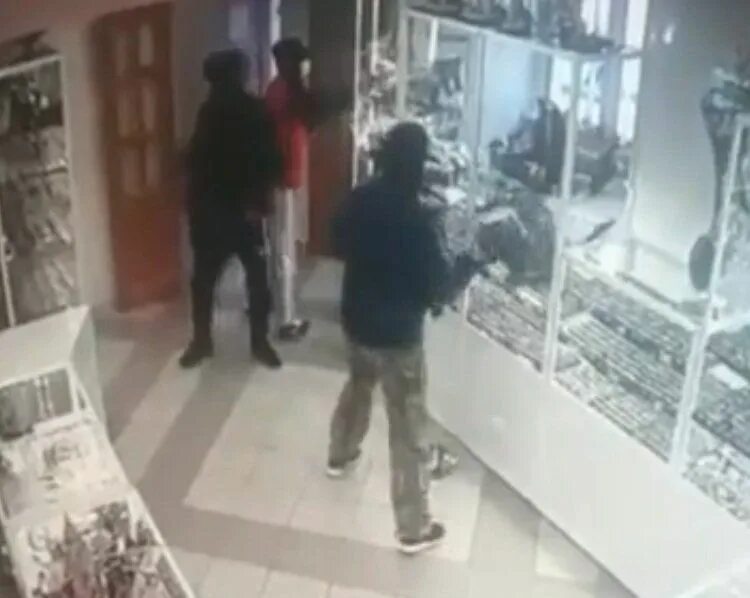 Задержание во владикавказе. Ограбление ювелирного магазина. Ограбление ювелирного магазина магнитогорск. В узловой ограбили. Ограбление ювелирных магазинов фото для презентации.