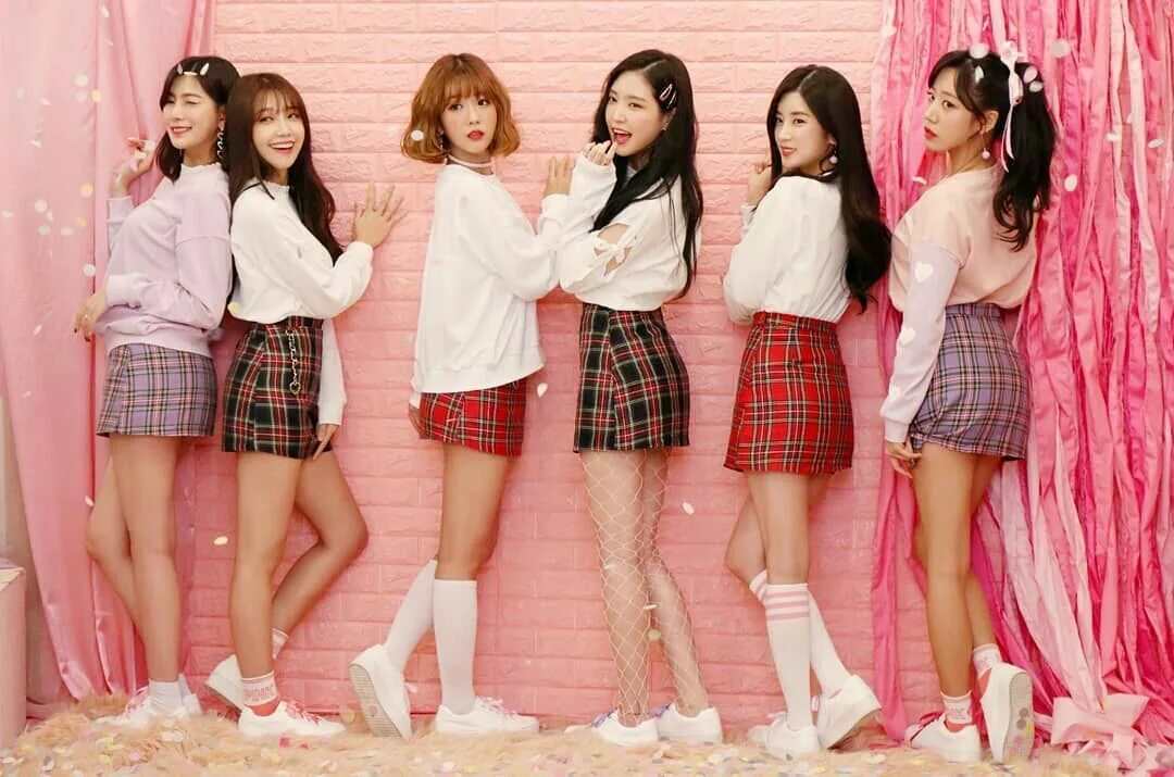 Группа блейк пинг корейская. Gidle kpop участницы. Апинк кпоп. Вся группа блэк пинк. Корейская группы ютуб.