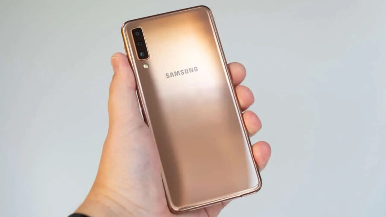 Galaxy s10 ceramic. Samsung s10 керамика. самсунг с 10 +керамика. samsung galaxy s10 серебристый. самсунг с керамическим корпусом.