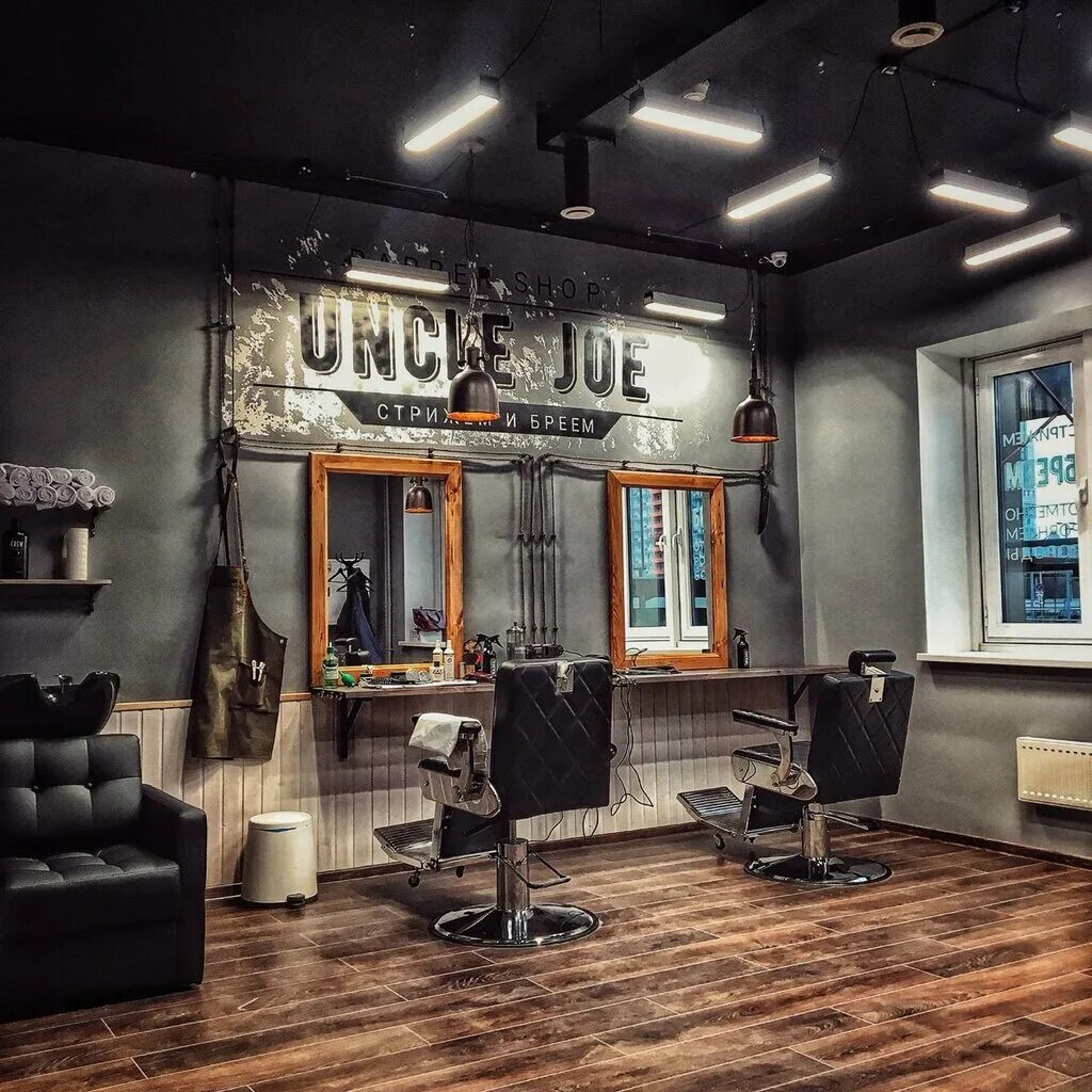 бакр барбер казань. каро абачян барбершоп. топган барбер. интерьер мужской парикмахерской. барбершоп стиль помещение.