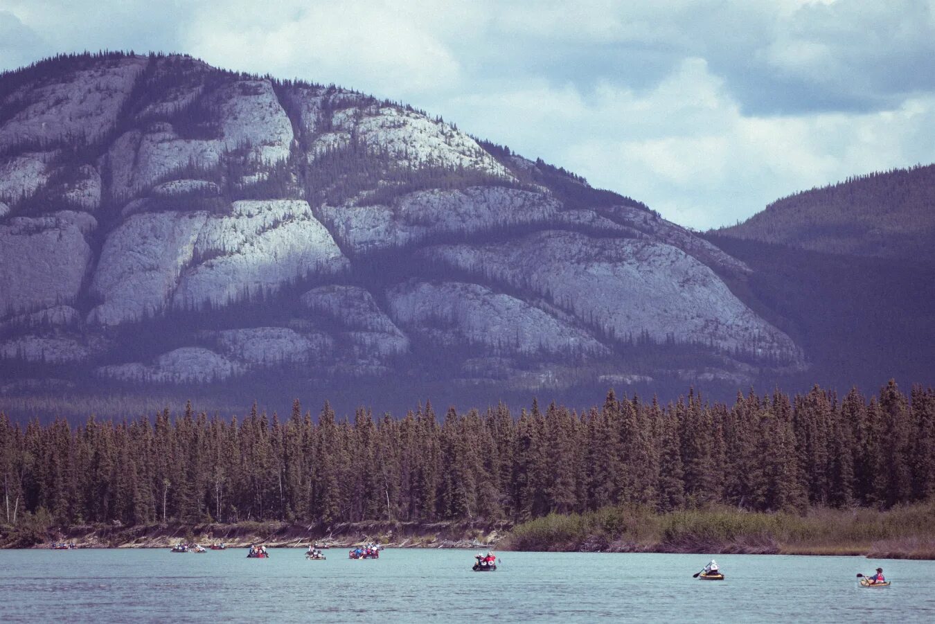 Бассейн океана реки юкон. Река Юкон. Yukon River Quest. Замерзшая река Юкон. Долина Юкона.