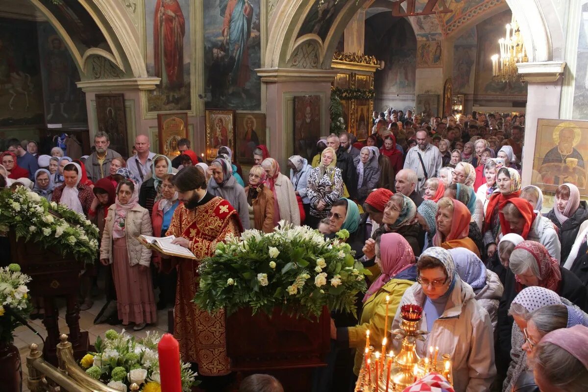 Храм в царицыно живоносный источник расписание богослужений. Храм Живоносный источник в Царицыно. Настоятель Царицыно храм. Храм Живоносный источник в Царицыно расписание. Икона Живоносный источник Царицыно.