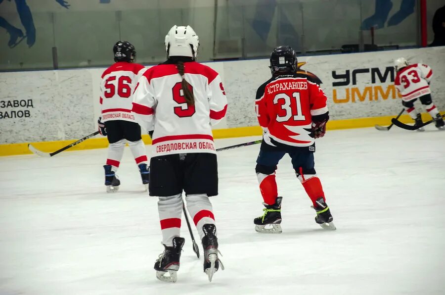 Горняк краснотурьинск. Горняк кушва 10. Арена горняк кушва. Горняков 6 кушва. Фото хоккеистов.