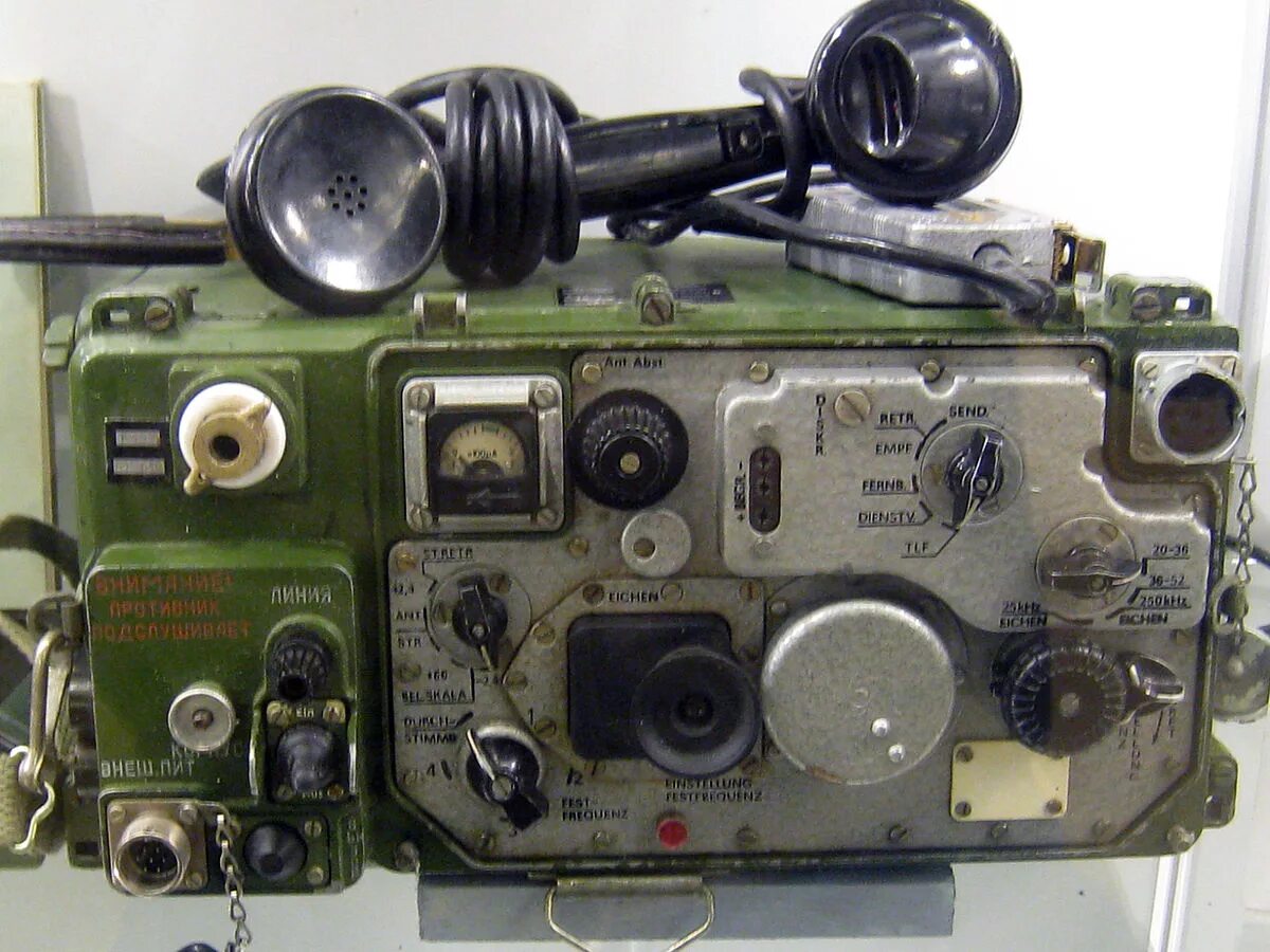 Радиостанции 107. Р-107 радиостанция. армейская радиостанция р 107. укв р-107м. переносная радиостанция р 107.