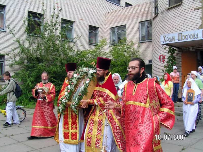 Покрова пресвятой богородицы красносельская. Хозяин церкви. церковь при больнице в жуковском службы. цер. покрова пресвятой богородицы ул.авангардная 4 к 8.