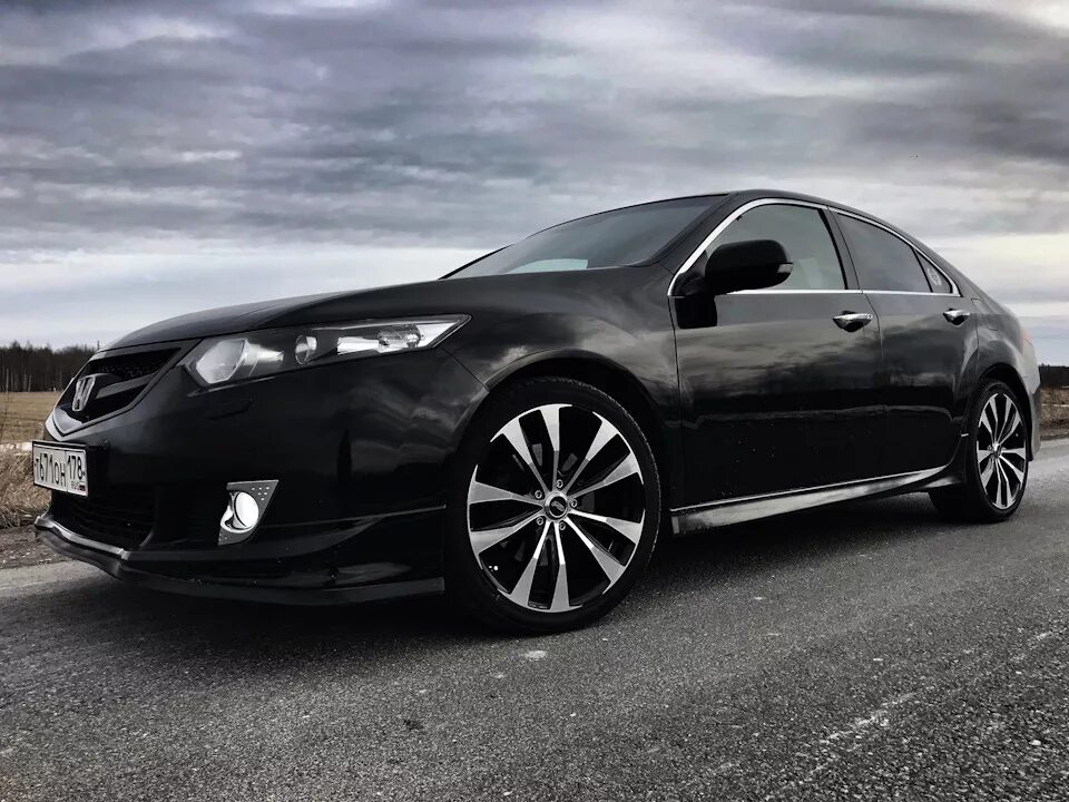 Honda 19. Honda Accord 8 r19. Honda Accord 8 r17. Honda Accord 8 19 диски. Honda Accord Type s 2015.