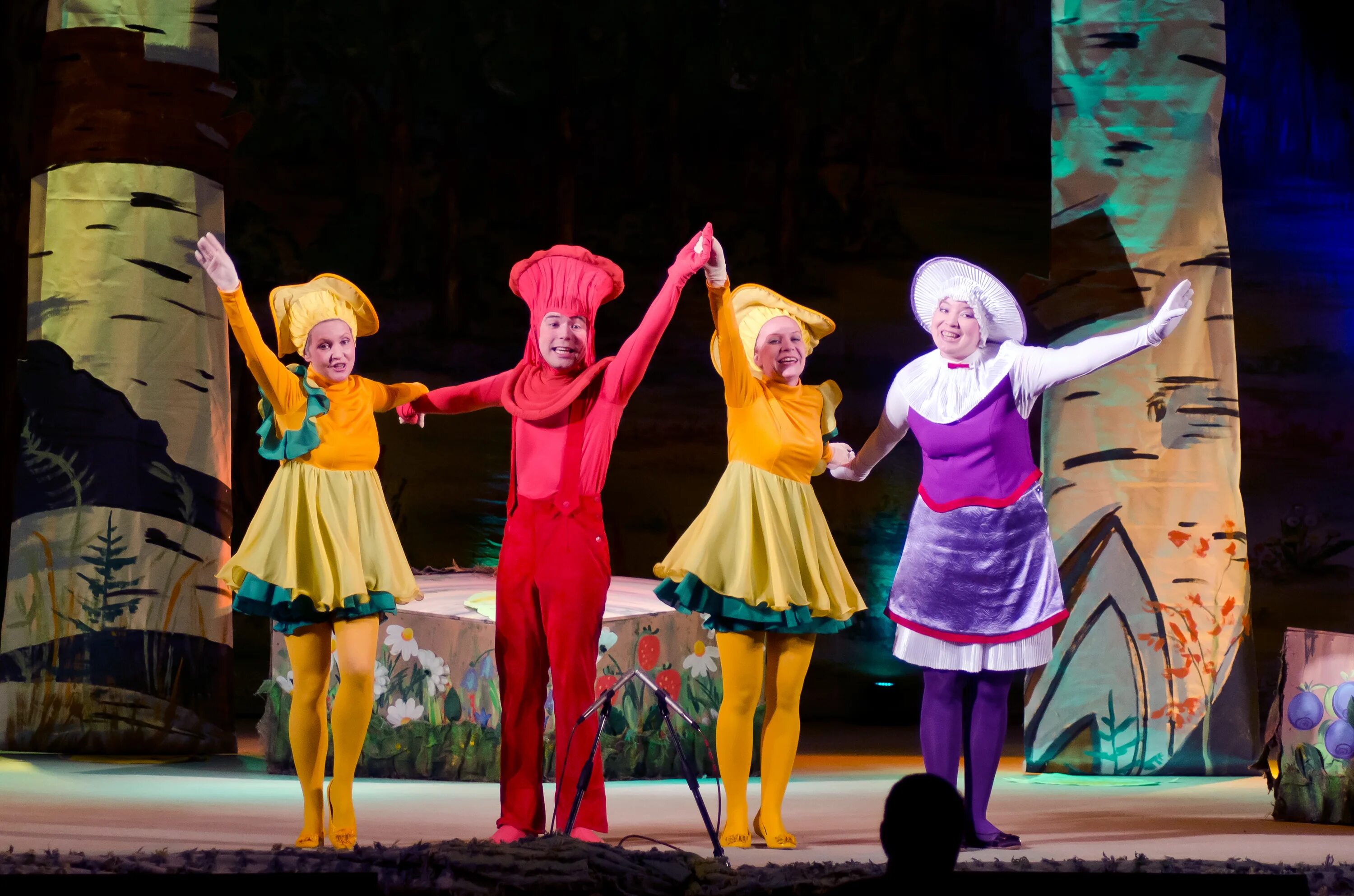 Бенефис без. Елена калашникова вечер на басманной. Драматический театр бенефис. Бенефис без. Наталья филиппова бенефис.