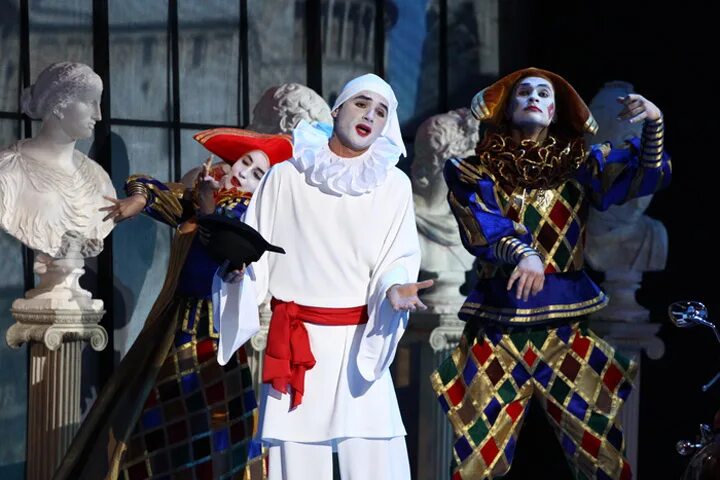 Фаер шоу новосибирск 2023. Клоун в театре. Театрализованное шоу для детей. Праздник в стиле цирк. Дикая утка спектакль.