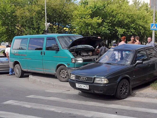 Куплю автомобиль в череповце. Машины в Череповце. Номера Череповец авто. Номер машины Череповец.