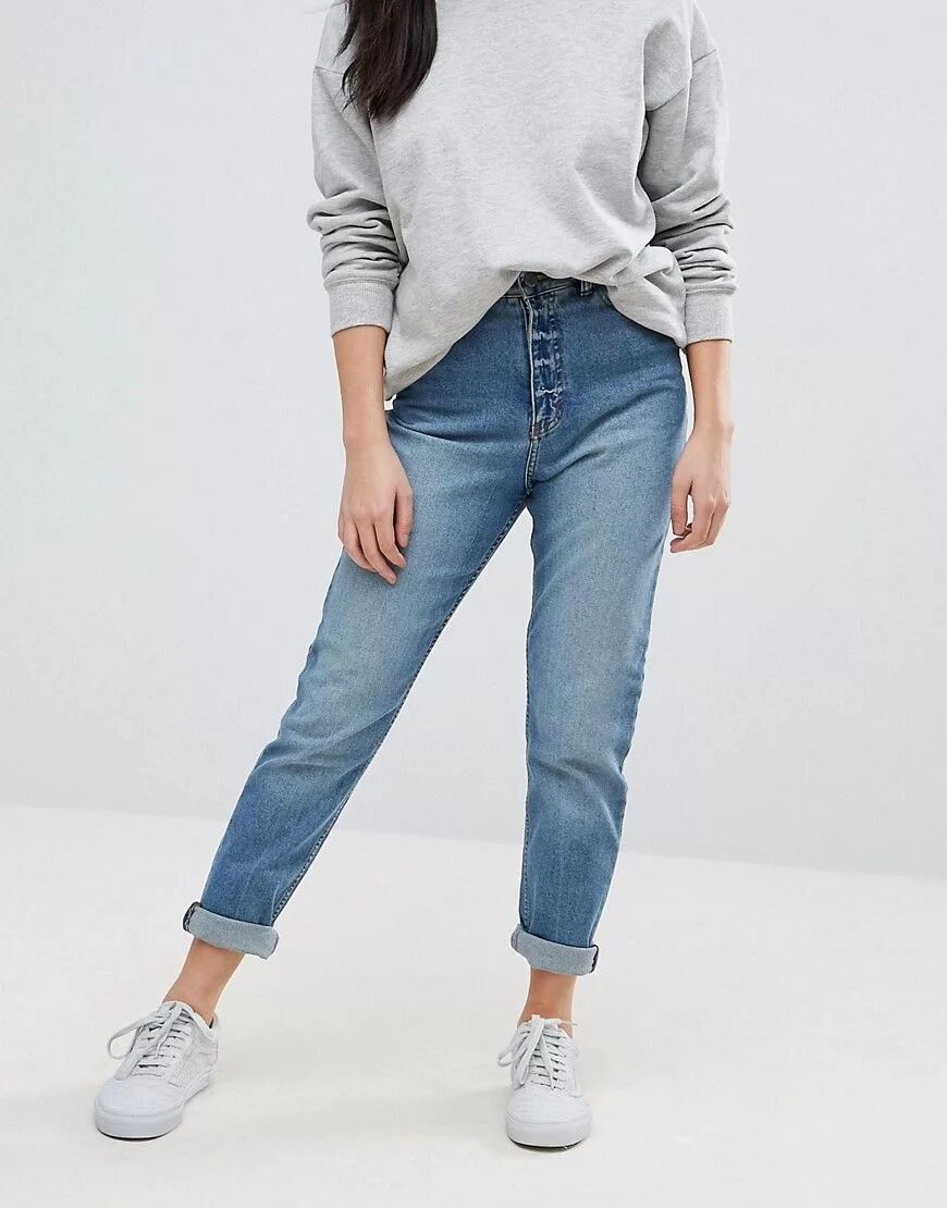 Джинсы бойфренды женские. Zara relaxed fit рубашка. Джинсы с завышенной талией свободные. Прямые джинсы женские с высокой талией. Джинсы с высокой талией женские.