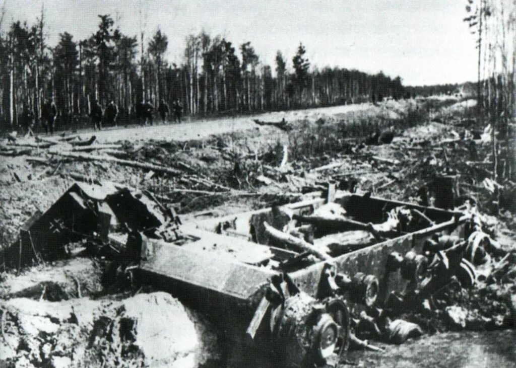 Волховский плацдарм в феврале 1942 года. Погостье Волховский фронт 1942. Погостье Волховский фронт после войны. Т-34 Волховский фронт 1942. Синявино бои 1941.