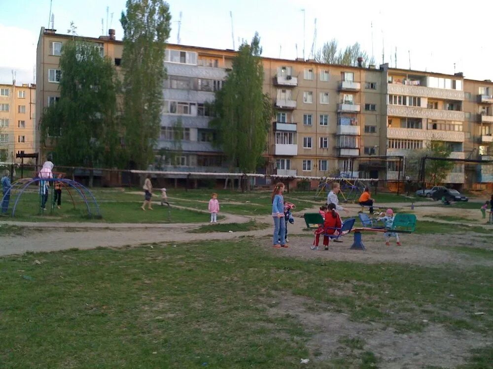 Пос жасминный. Город Саратов поселок Жасминный. Поселок Жасминка Саратов. Школа 105 Жасминка Саратов. Жасминный мкр Саратов.