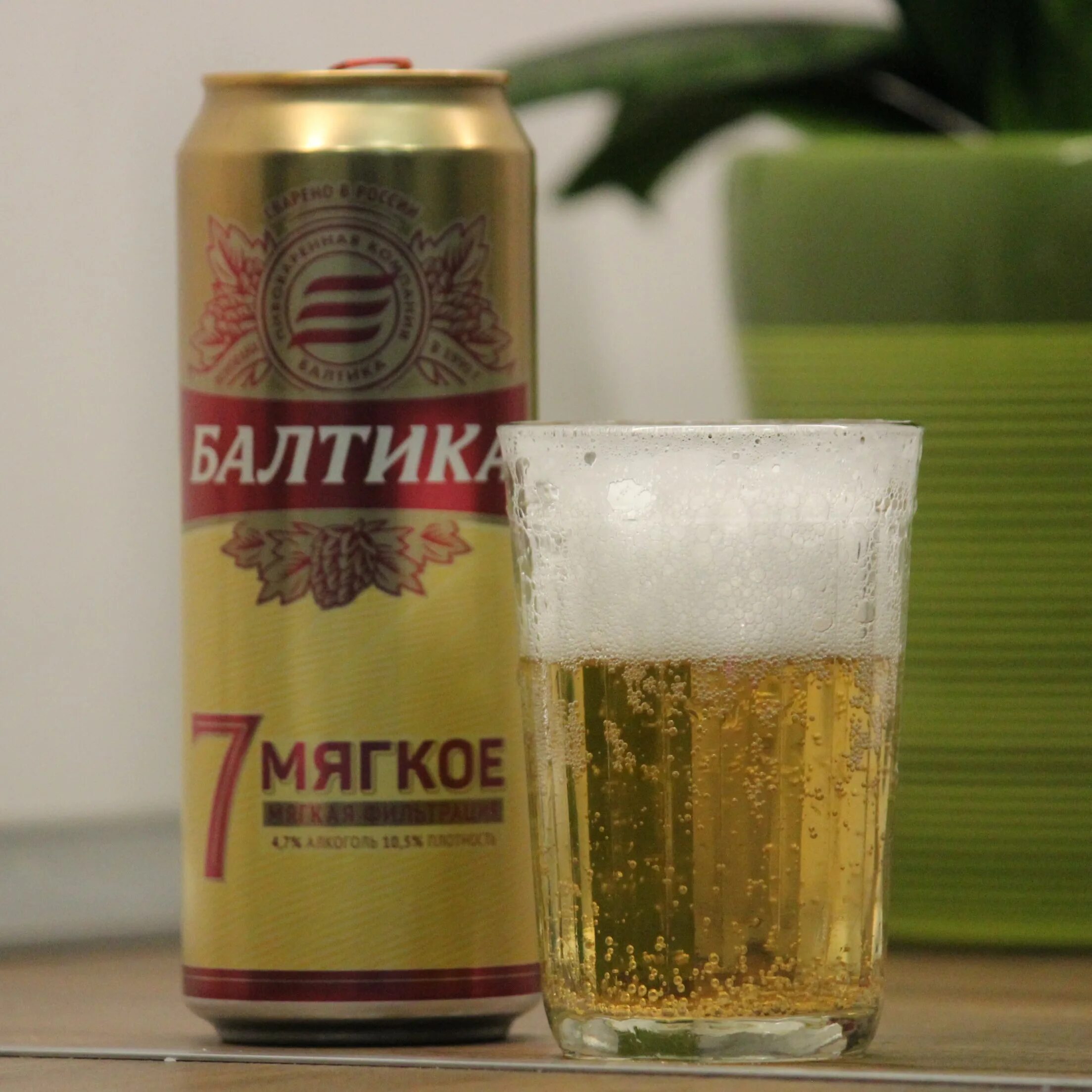 Новая балтика 7. Пиво Балтика 7 мягкое. Пиво Балтика семёрка мягкое. Балтика 7 мягкое 1.35. Балтика 7 мягкая 1л.