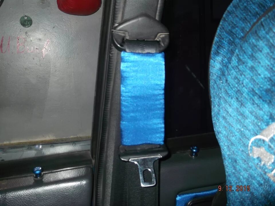 Ремень безопасности 2112. Задние ремни безопасности ВАЗ 21099. Ремни безопасности на ВАЗ 2112 синего цвета. Задние ремни ВАЗ 21099.
