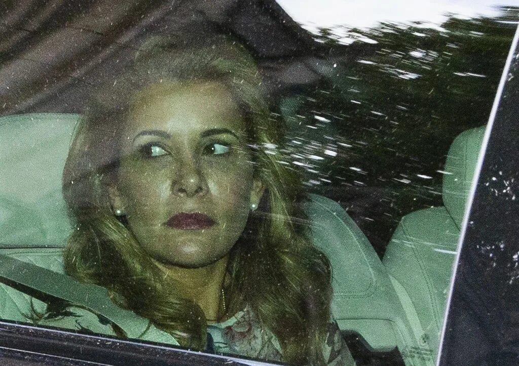 Спасла сестру от мужа тирана. Спас от мужа тирана девочку. Мама жертва деспот. Спасла сестру от мужа тирана. Спасла сестру от мужа тирана.