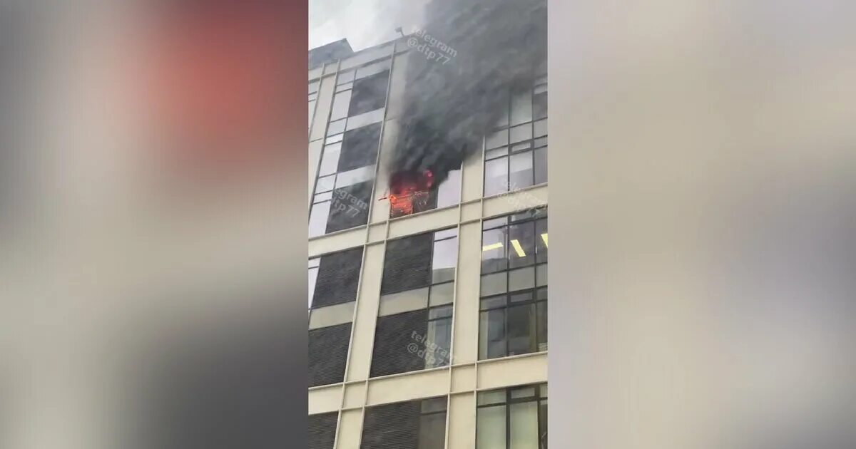 Пожар савеловский сити. Пожар в москве в бизнес центре москва сити. Новодмитровская пожар. Пожар савеловский сити. Новодмитровская пожар.