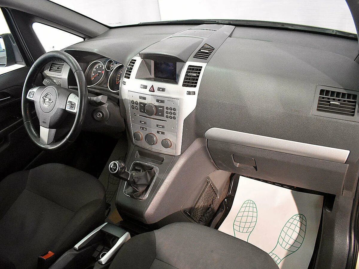 Opel Zafira 2010. Опель Зафира 2010 года. Opel Zafira b 2010. Опель Зафира 2010г.