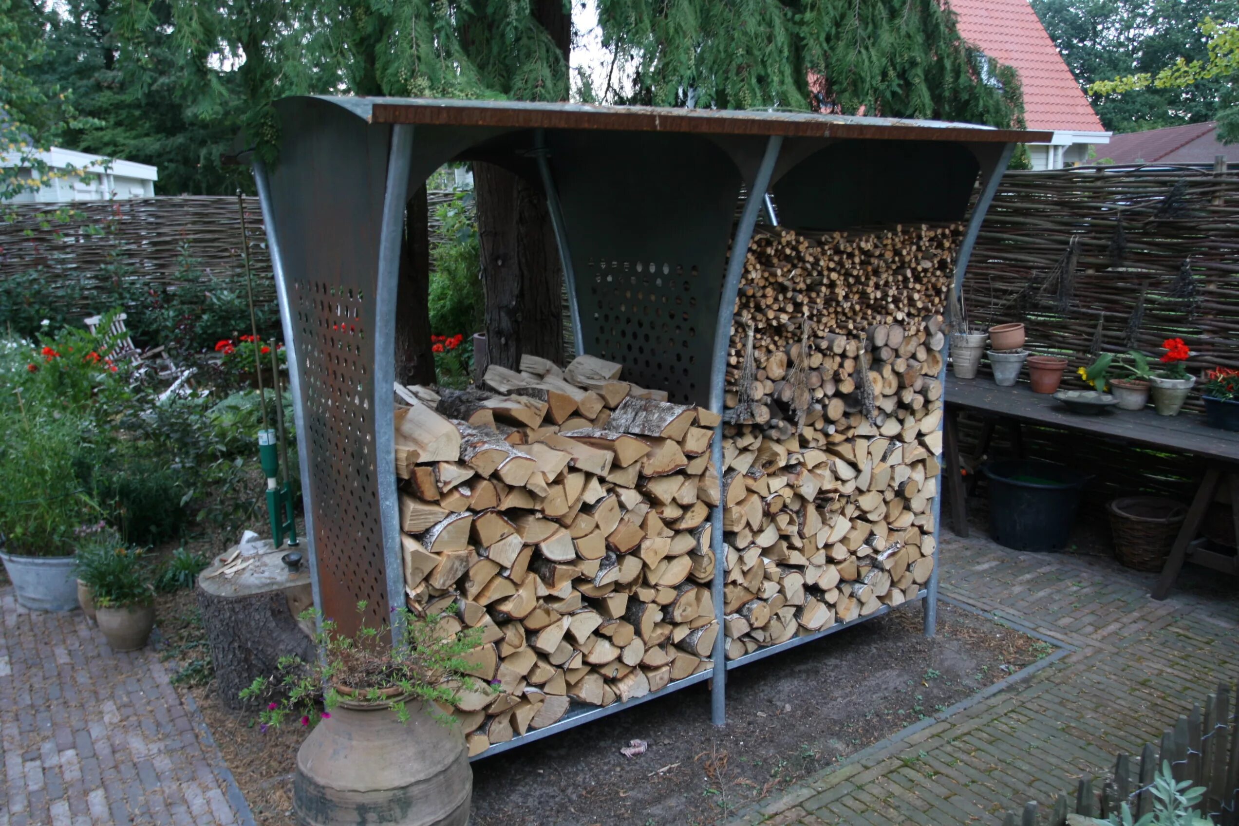 Дровница поленница keter firewood shelter. Дровница keter. Дровник st-001h. Дровница из металла. Дровница firewood 110761.