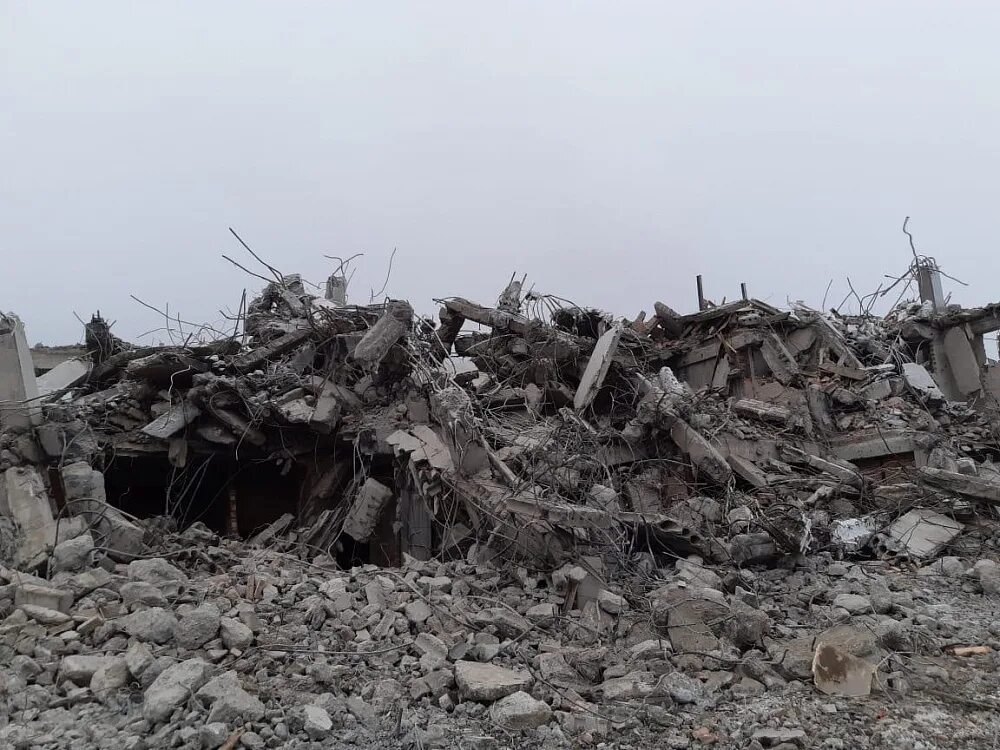 Обрушение экскаватора 1982. Снос горы. Снос горы. Краш тест на сейсмоустойчивое здание. Восточные улицы.