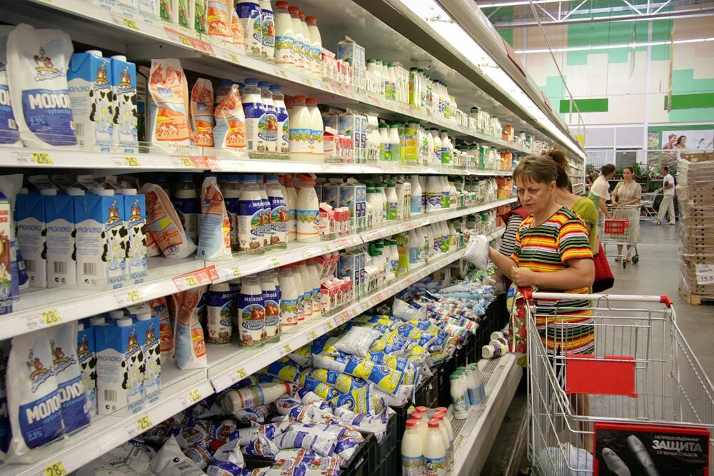 продукты краснодарского края. молочная продукция в магазине. товары для консервирования. ярмарка молочных изделий. продуктовая ярмарка.