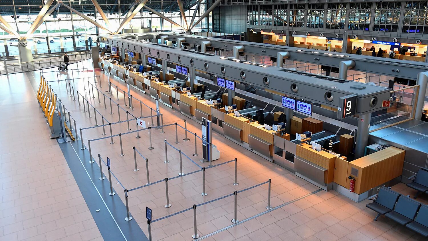 Запрет полетов. Аэропорт краснодар. Закрытый аэропорт. Аэропорты закрыты. Закрытый аэропорт.