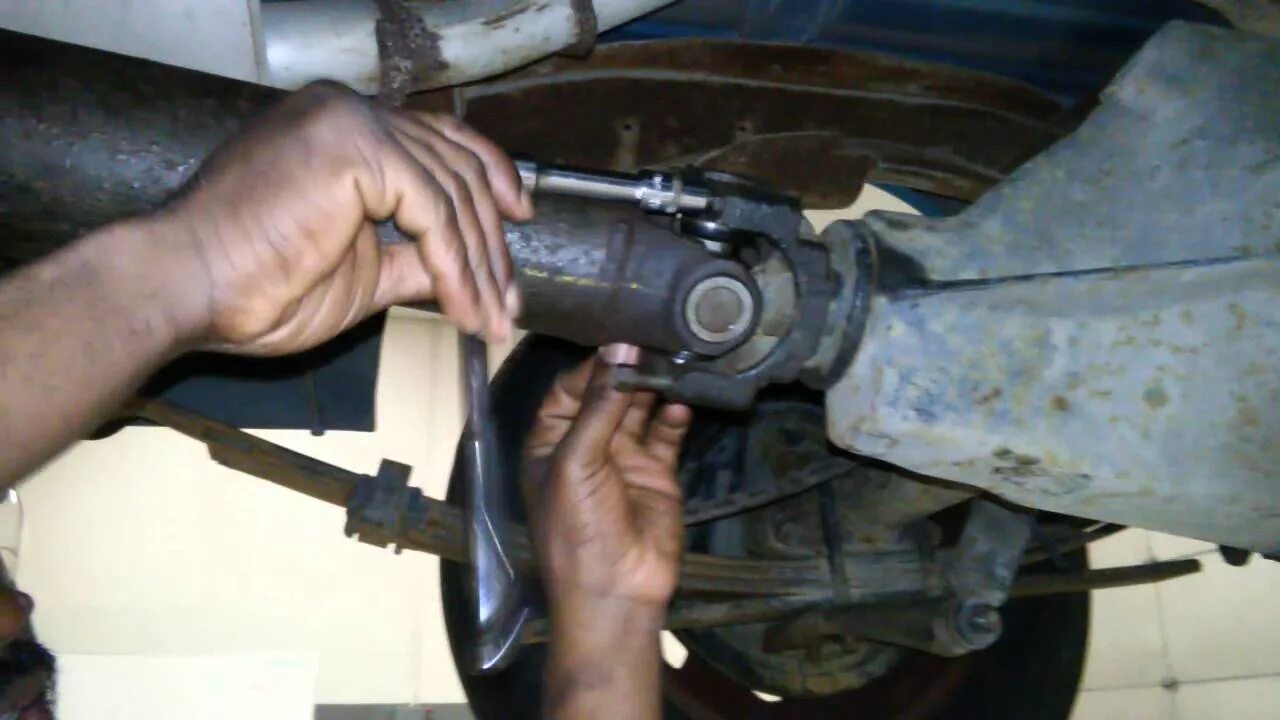 Remove drive. Remover drive shaft.