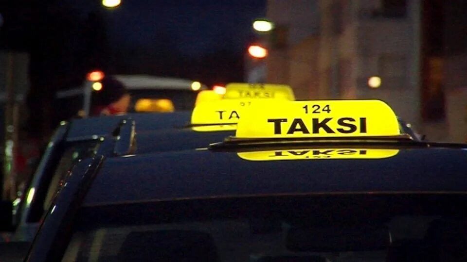 Taxi ordering. Такси Хельсинки. Таксопарк в Финляндии. Общественный транспорт такси. Финский таксист.