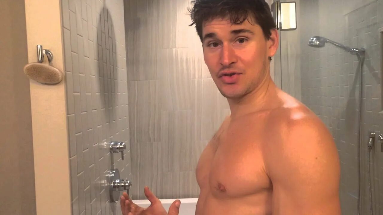 Под душем. Shower fat. Shower fat. Под душем. Cold shower myth?.