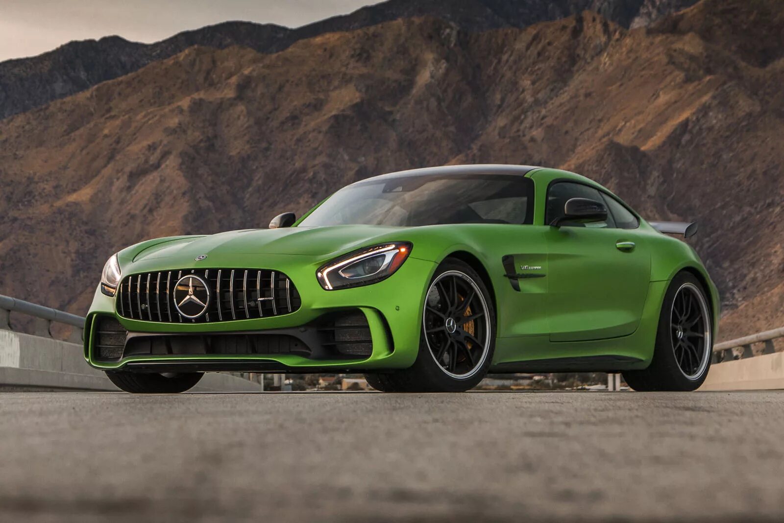 Купить amg gt. Мерседес АМГ ГТ. Mercedes-AMG gt62. Mercedes-AMG gt 16. Мерседес AMG gt 2018.