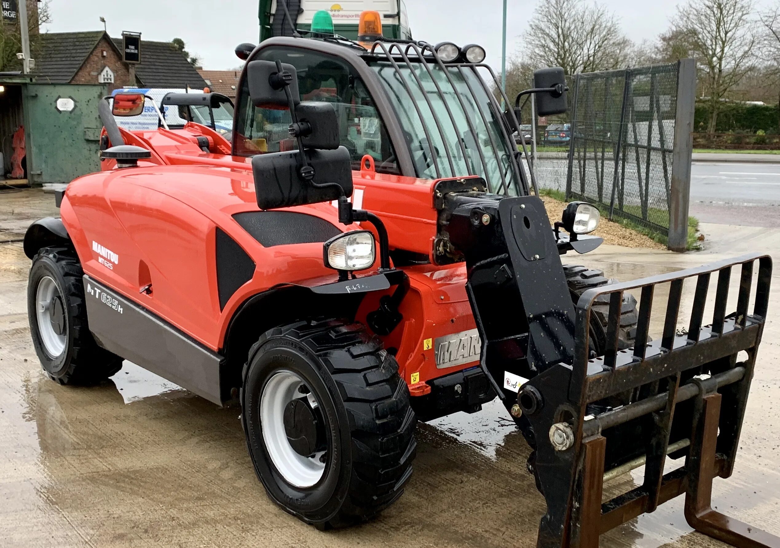 Куплю телескопический погрузчик б у. MT-X 625 H Manitou. Маниту телескопический погрузчик 625. Телескопический погрузчик Manitou MT-X 625. Manitou MLT-X 625-75 H.