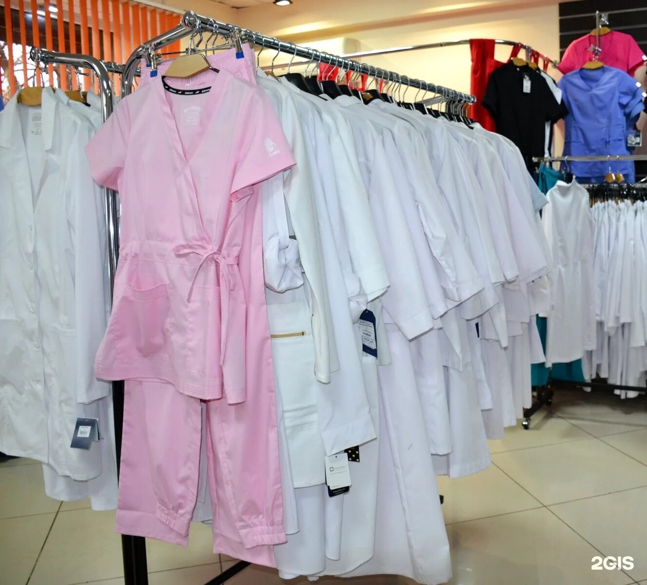 магазин спецкод на красных партизан. стильная медицинская одежда. Fabric магазин одежды краснодар. магазин спецкод краснодар красных партизан каталог. магазин медицинской одежды краснодар рашпилевская.