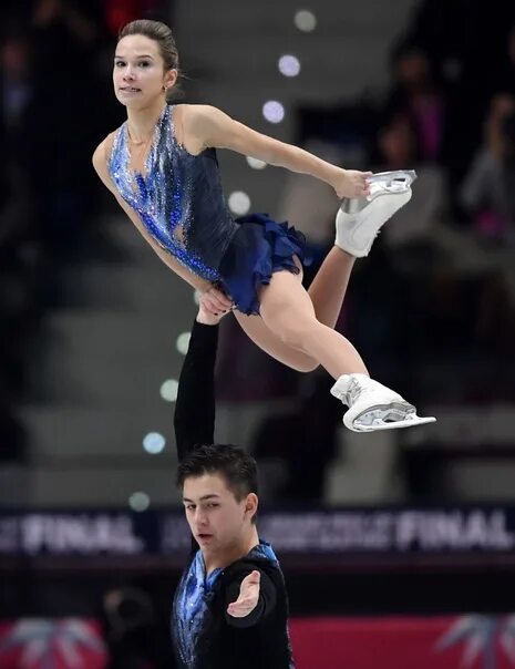 Катание финал. Финал гран при по фигурному катанию италия 2019. Гран при россии по фигурному катанию 2023. Фигуристы россии. Косторная загитова щербакова трусова туктамышева.