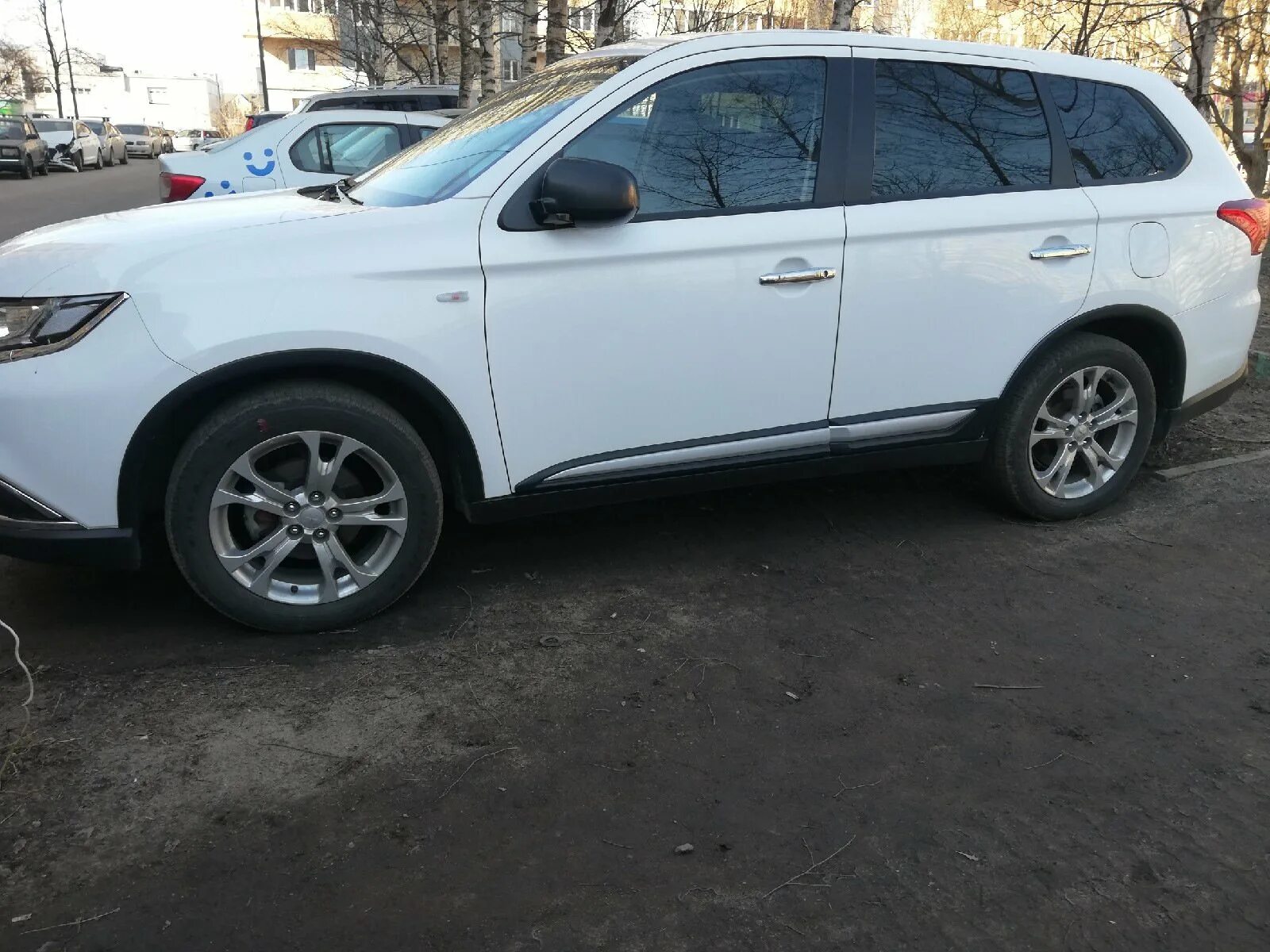 Мицубиси аутлендер r16. Mitsubishi outlander 3 диски r18. диски mitsubishi outlander r16. аутлендер на r16. диски на митсубиси аутлендер 3 r18.