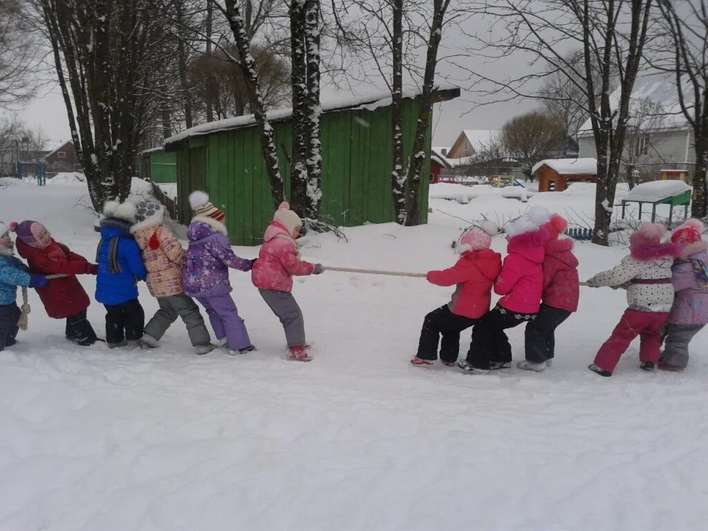зимние старты. зимние эстафеты. зимние эстафеты для детей на улице. зимние веселые старты. для детских зимних эстафет музыка.
