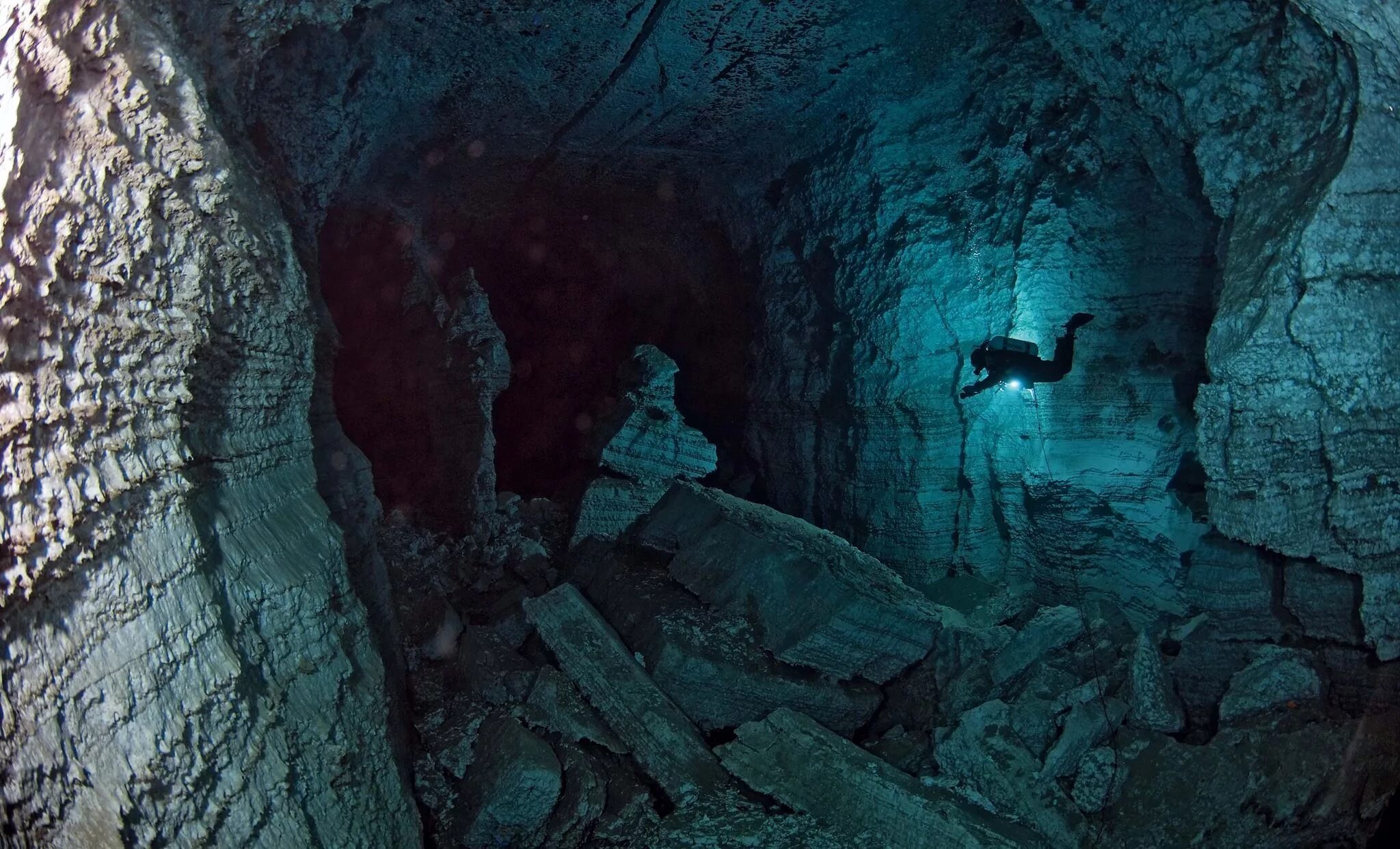 Интересные места в глубоком. Ординская пещера Пермский край. Ординская подводная пещера. Ординская пещера грот Кристальный. Ординская Ледяная пещера.