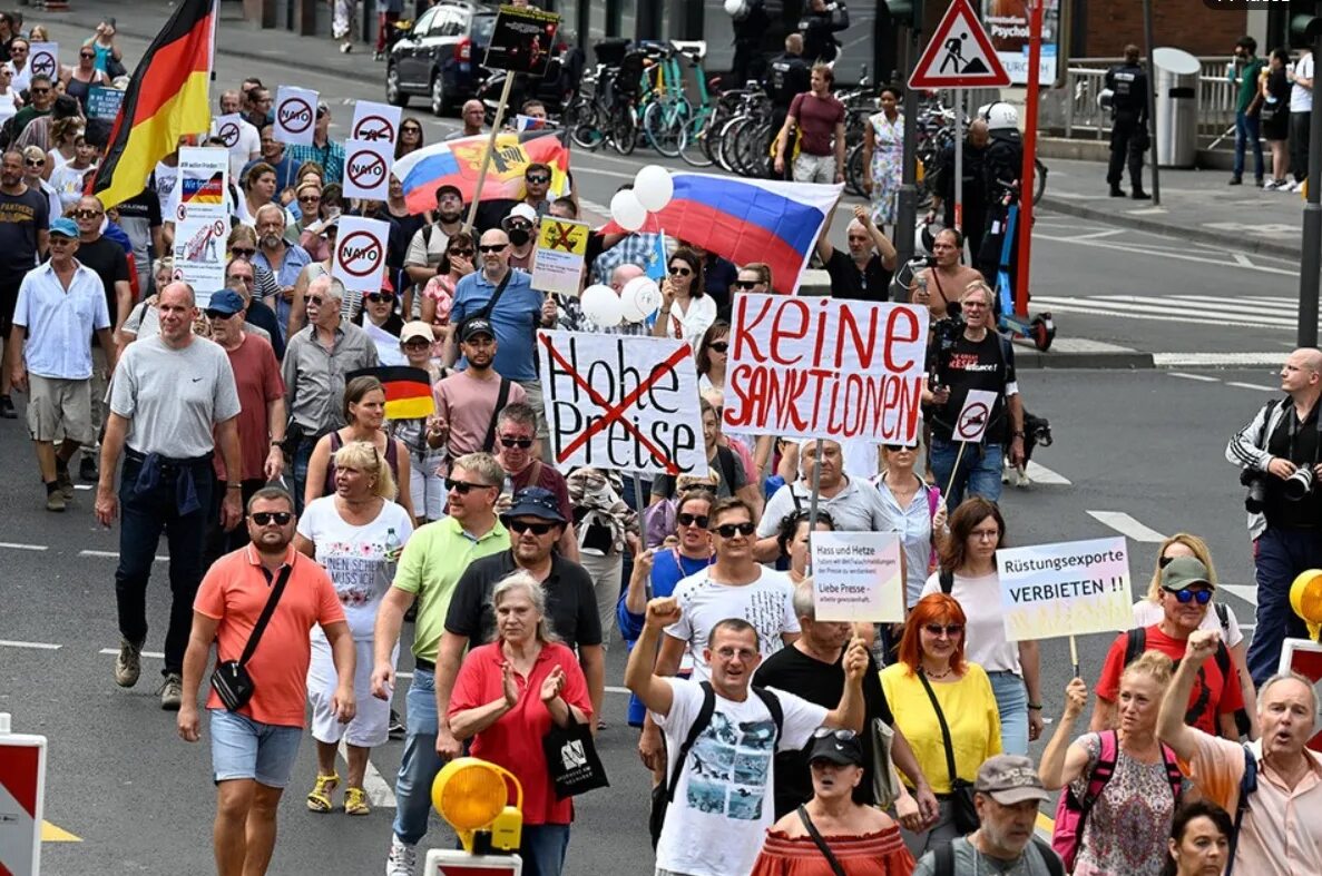 Демонстрации в Европе. Митинги в Европе. Демонстрация в Германии в поддержку России. Демонстрации в Германии. Европейцы о россии