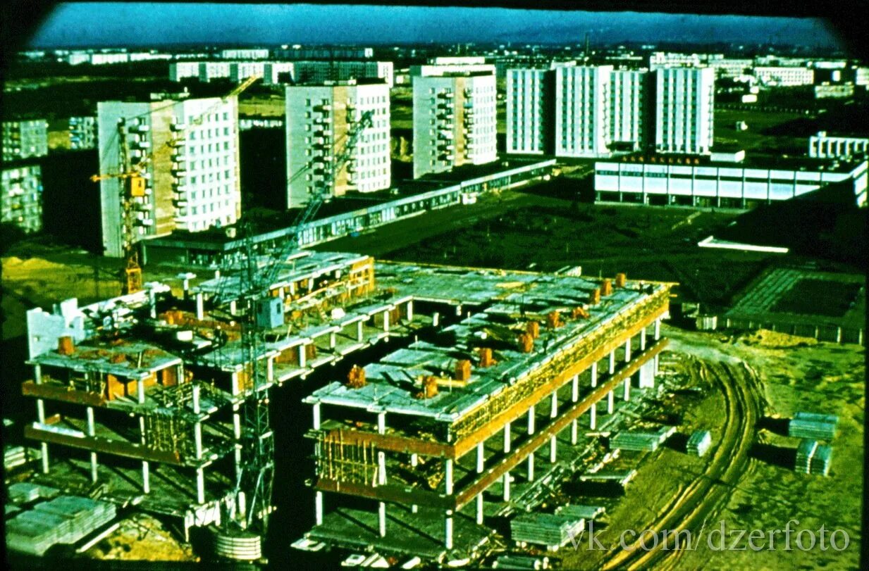 Хх работа дзержинск. Дзержинск 1980. дзержинск ссср цум. универмаг 1980 дзержинск. дзержинск 1990 года.