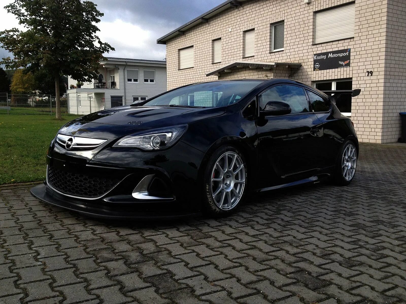 Opel tuning. Opel Astra j GTC. Opel Astra OPC черная. Тюнингованная Opel Astra GTC. Opel Astra GTC Tuning.