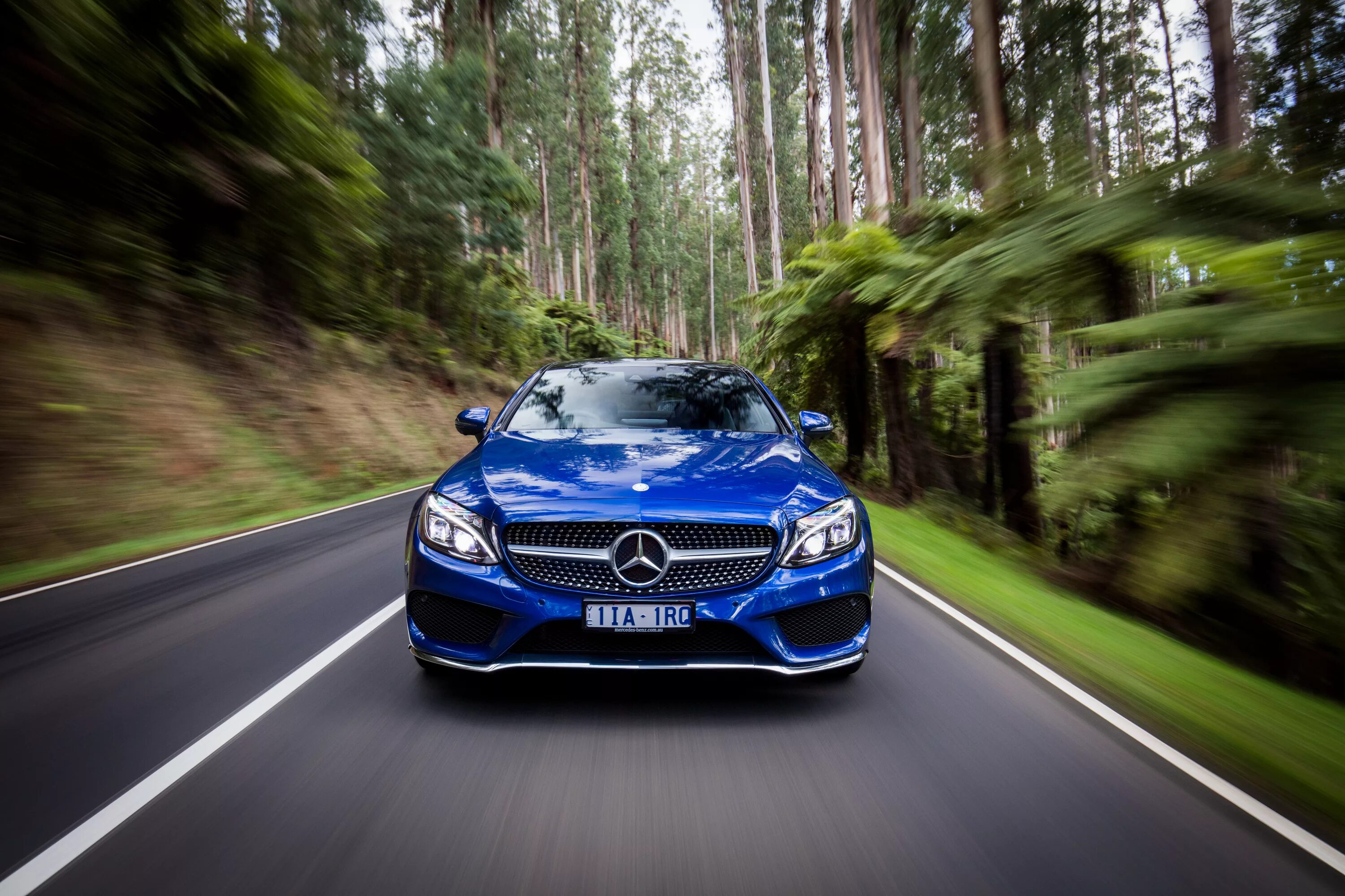 Сток мерседес. Машина Мерседес Бенц c200 синяя. Mercedes Benz 2017. Мерседес Бенц с 111. Мерседес АМГ.