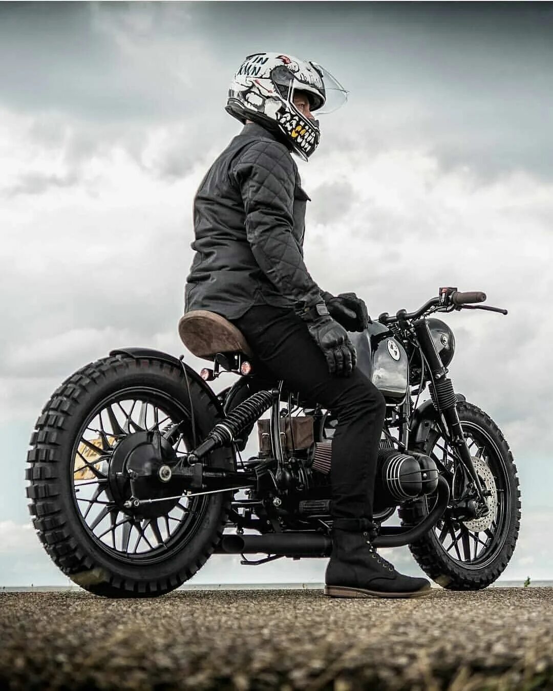 Great bike. Мотоцикл БМВ боббер. BMW Bobber 2022. BMW Bobber 2023. Скремблер из спорта.