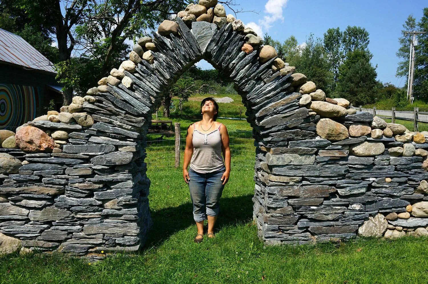 Stone works. Каменная стена. Сухая каменная кладка. Каменная стена дома. Каменная стена в доме.