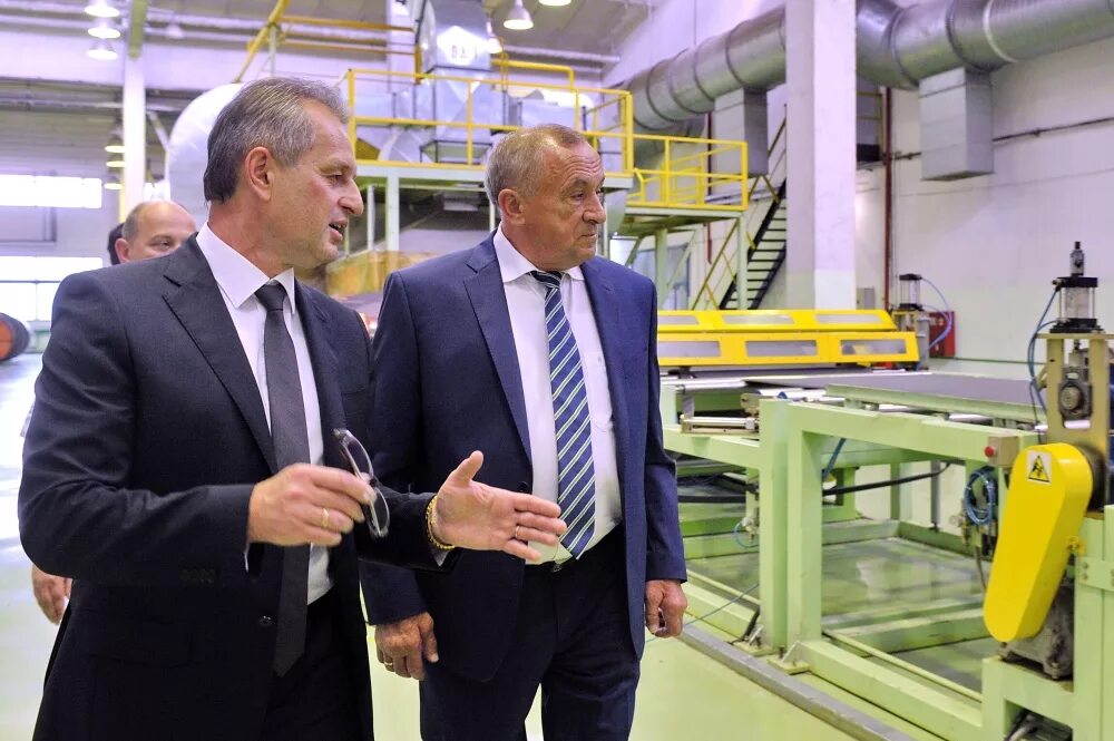 завод пластмасс логотип. магазин завода пластмасс. ижевский изолон завод. магазин завода ижевский пластмасс. завод пластмасс ижевск.