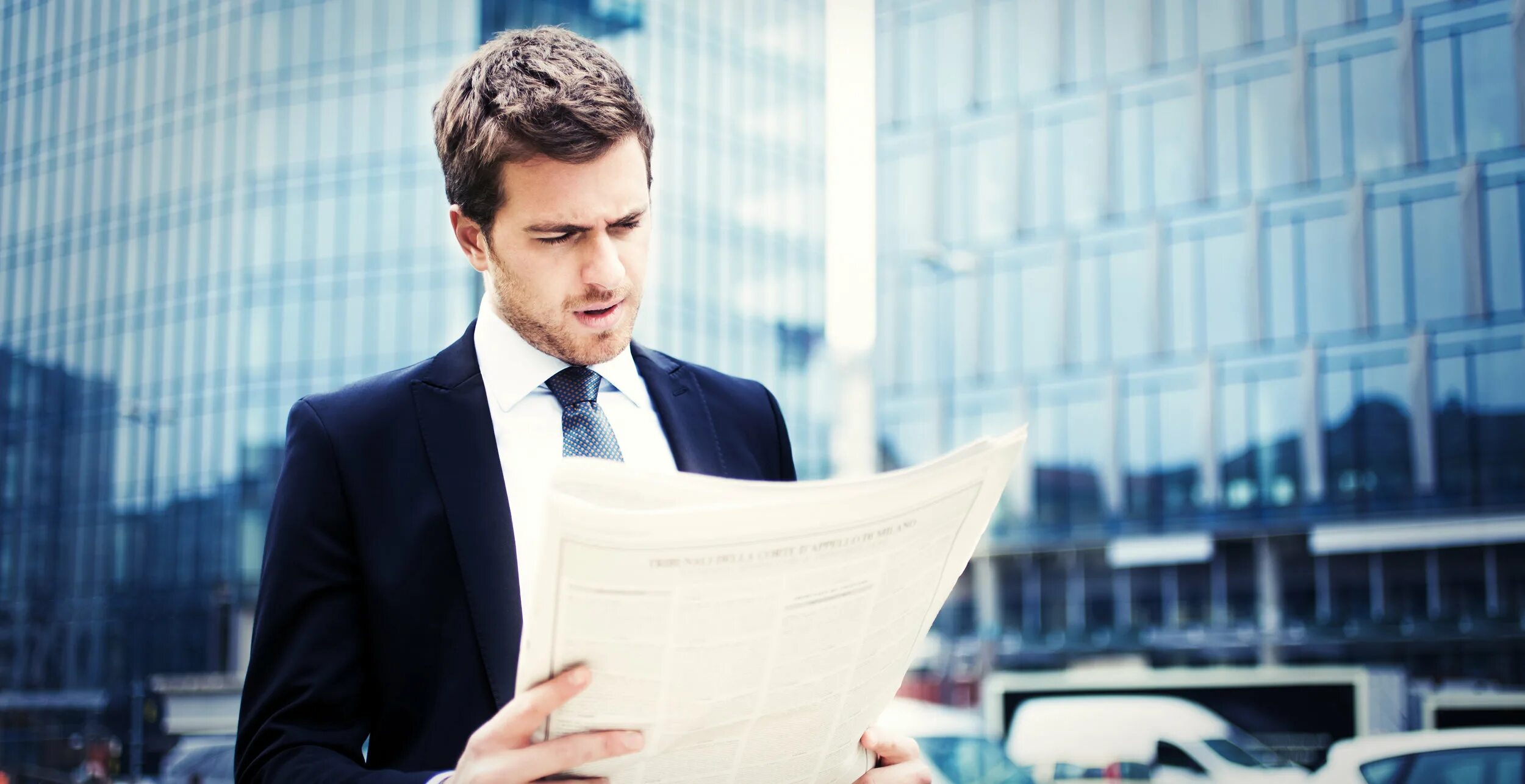 Пользуется успехом у мужчин. Мужчина бизнесмен. Успешный муж. Деловой мужчина. Успешный человек.