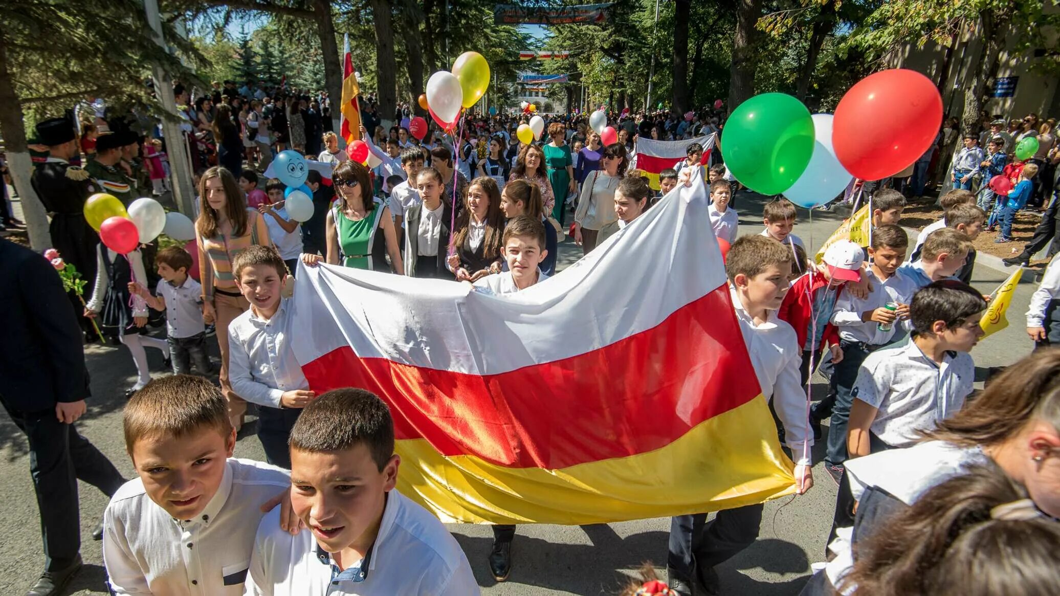 Южная осетия год независимости. День Республики Южная Осетия 20 сентября. Праздник Южная Осетия независимости. 26 Августа 2008 независимость Южной Осетии. День независимости Южной Осетии день независимости Южной Осетии.