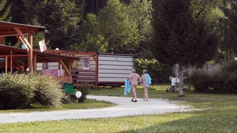 FKK-Camp: Urlaub im FKK-Camp: Nackt und frei in Kärnten.